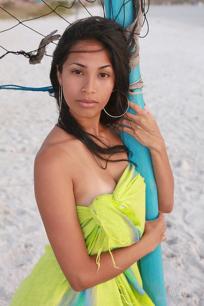 Ruth Medina in Watch4Beauty set Beach player