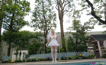 Ai Sayama in All Gravure set White Reflection