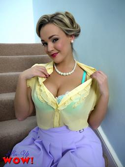 Jodie in Pinup Wow set Stairway to Heaven