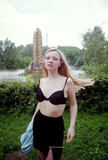 Elsa in Nude In Russia set Adventurer
