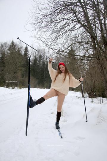 Milana in Nude In Russia set Frosty Butt