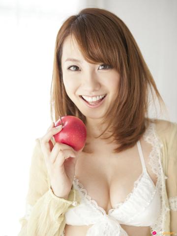 Asuza Yamamoto in All Gravure set Juicy Fruit 1