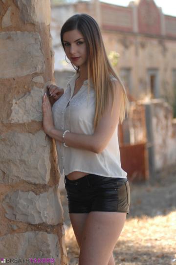 Stella Cox in Breathtakers set This Old House