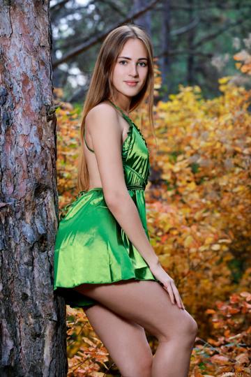 Hailey in Metart set Emerald in Fall