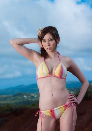 Yuma Asami in All Gravure set Red Sands