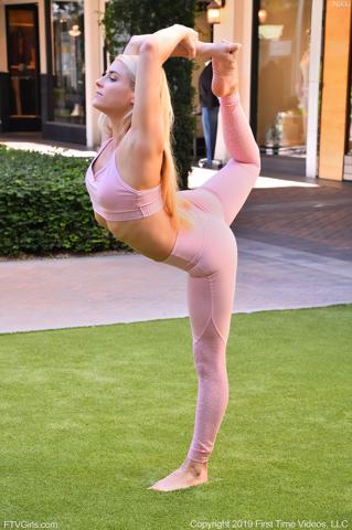 Nikki in Ftv Girls set Flexible Pink