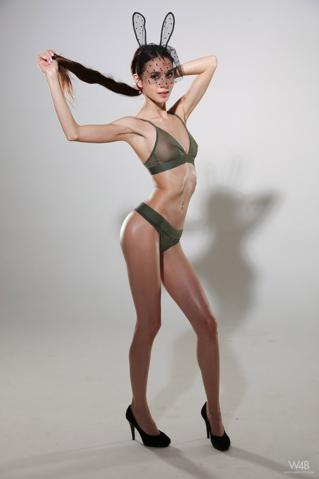 Leona Mia in Watch 4 Beauty set Skinny Girl