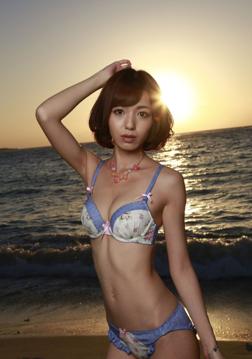 Harei Ai in All Gravure set Against The Sunset
