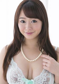 Shiraishi Mariana in All Gravure set Barely Keep Them In
