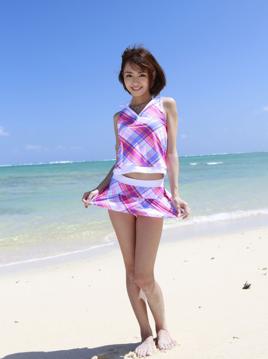 Aino Kishi in All Gravure set Walk On The Beach 2