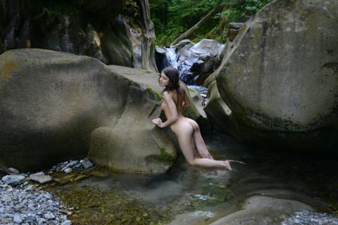 Katoa in Erotic Beauty set The Cave
