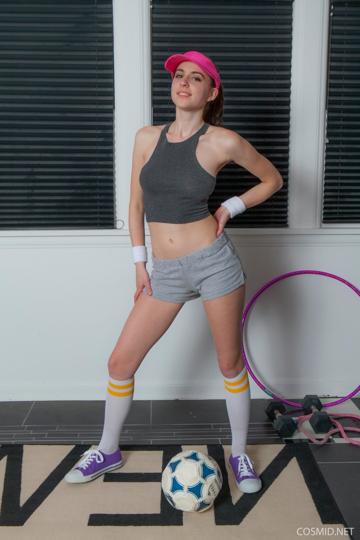 Eva Green in Cosmid set Evas Workout